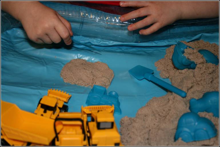 Как сделать кинетический песок своими руками в домашних условиях