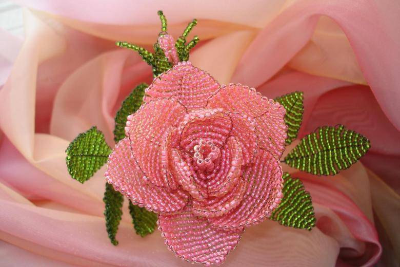 Изучаем плетение нескольких видов восхитительных роз