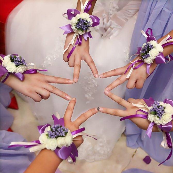 Бутоньерка на руку для подружки невесты своими руками