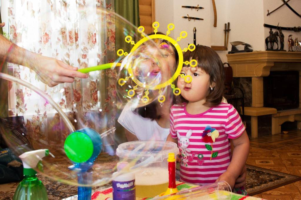 Как дома сделать правильные мыльные пузыри