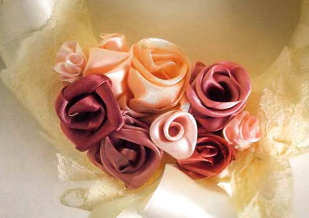 Цветы из атласных лент: схемы и способы изготовления цветов из лент своими руками (170 фото)