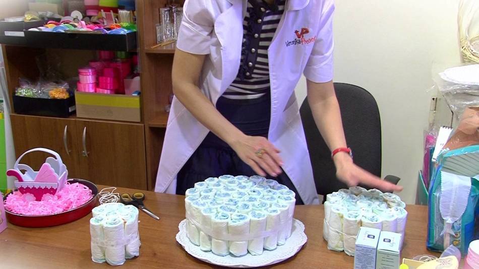 Торт из памперсов: пошаговая инструкция как сделать и украсить оригинальный подарок для детей (100 фото)