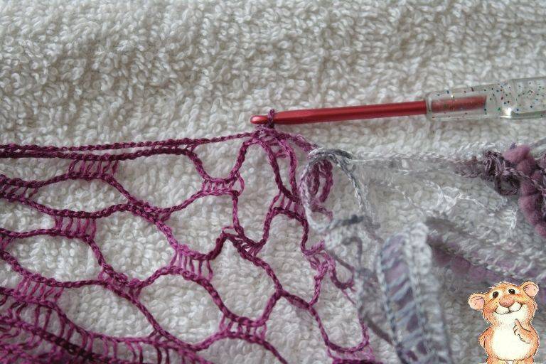 Способы и техника вязания женского шарфика из ленточной пряжи