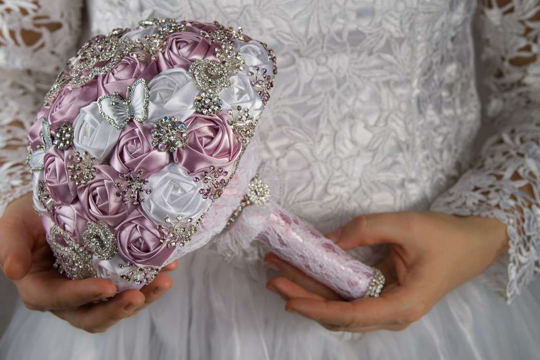 Свадебный букет из лент для невесты