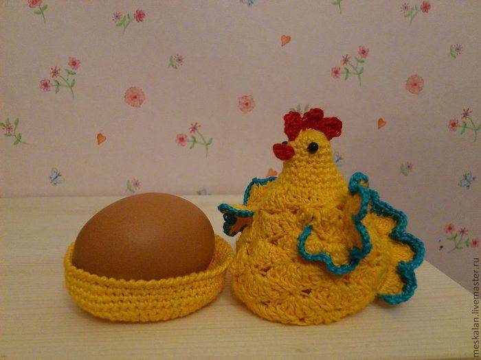 Пасхальная курочка крючком: как оригинально украсить праздничные яйца