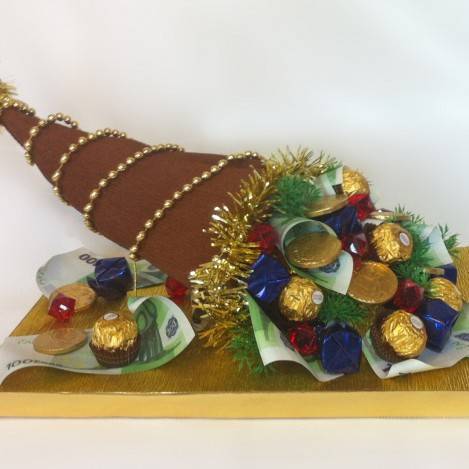 Букет из конфет своими руками (130 фото): мастер-класс, как собрать и украсить, оригинальные идеи дизайна подарка