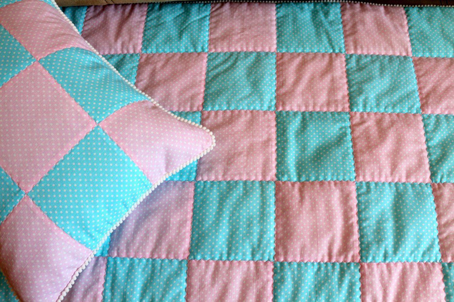 Лоскутное одеяло своими руками: схемы для начинающих, как сшить детское из квадратов, пошаговая инструкция, фото, видео, мастер-класс для новичков