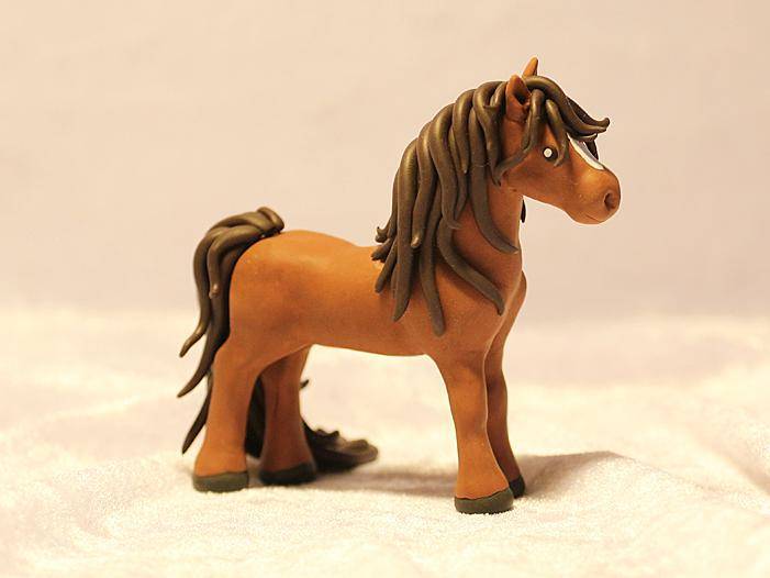 Лошадь из скульптурного пластилина поэтапно. как слепить из пластилина лошадь. поэтапный фото урок