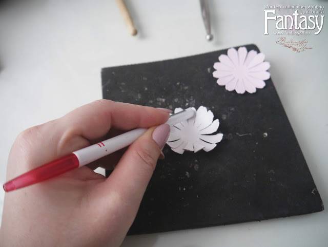 Как сделать красивые бумажные цветы — 9 пошаговых мастер-класса