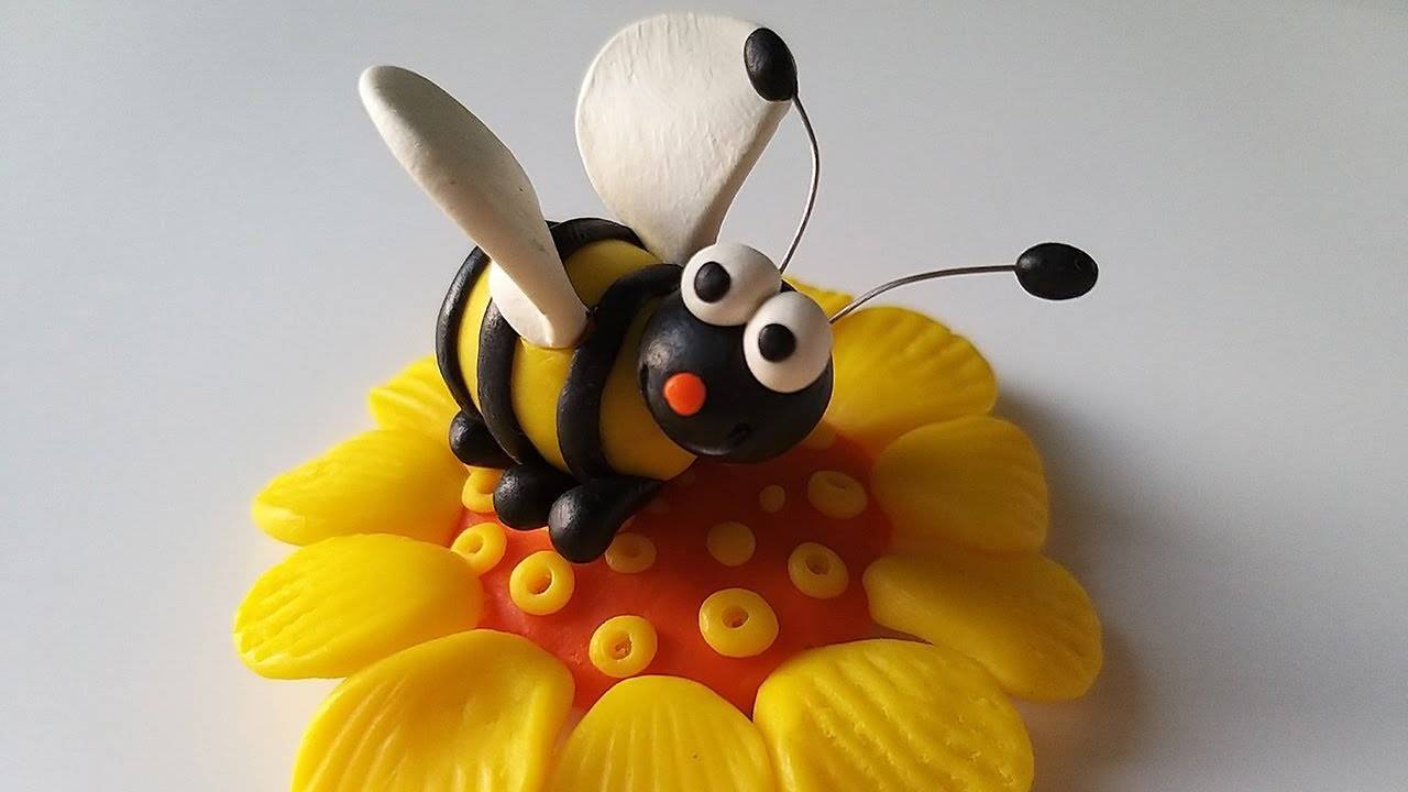 Пчелки своими руками: варианты из полимерной глины, из мастики и из киндеров