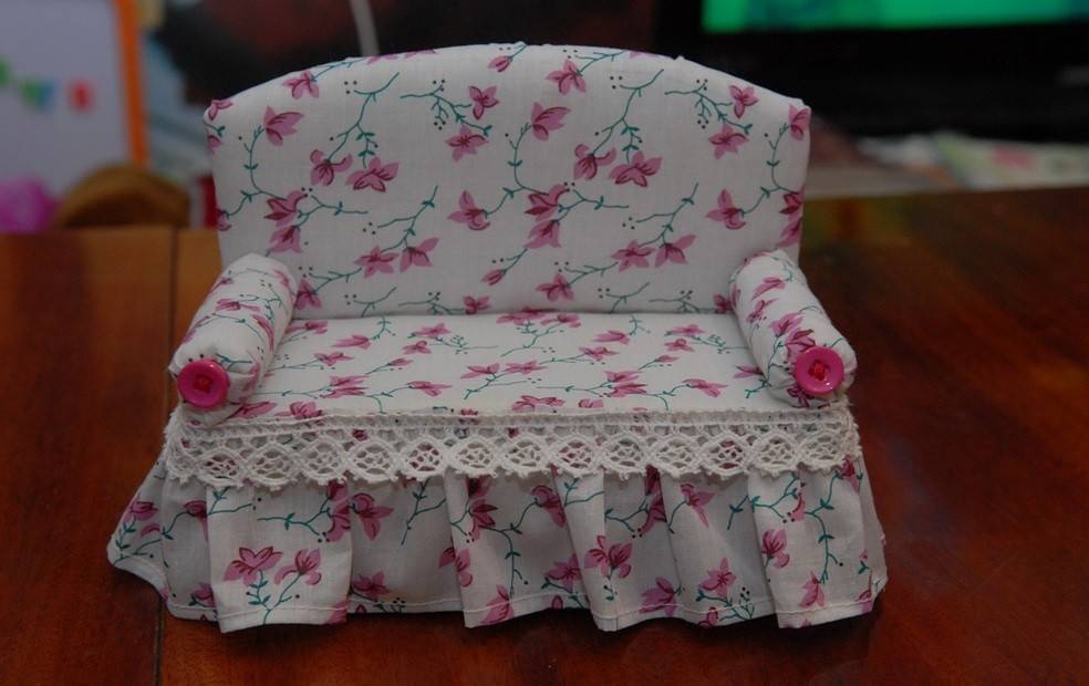 Кукольный диван своими руками за 5 минут. как сделать мебель для кукол своими руками? познаем азы работы с полимерной глиной