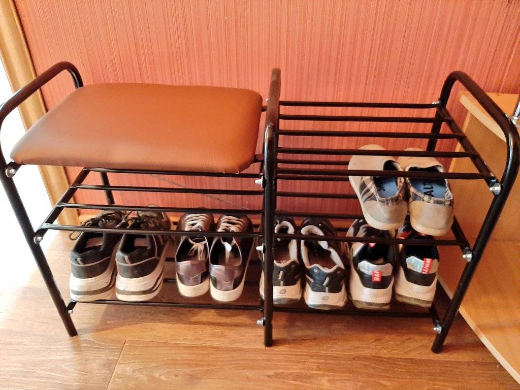 Кованая подставка для обуви своими руками: как самостоятельно сделать полки для прихожей и коридора, размеры галошниц, художественная и холодная ковка, видео