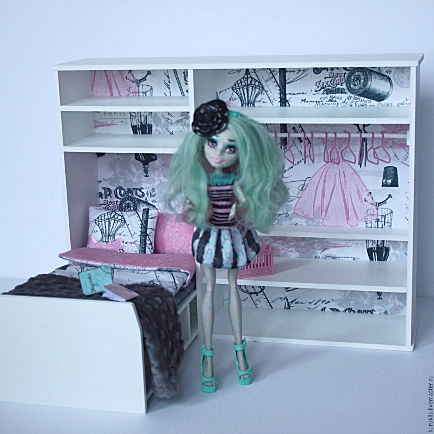 Делаем шкаф для кукол из бумаги, картона, коробки и фанеры: мастер-класс