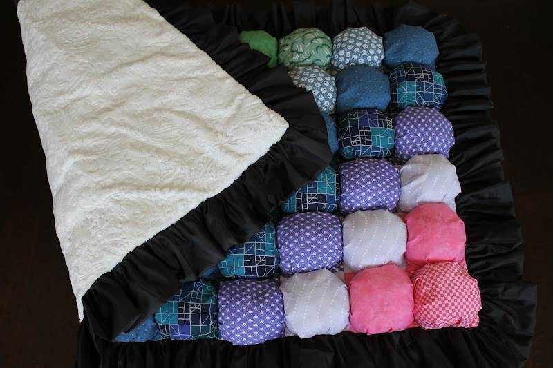 Как сшить детское одеяло бонбон: плюсы и мастер-класс