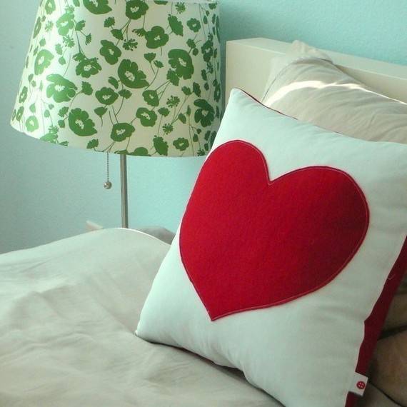 Как сшить декоративную подушку с сердечком
