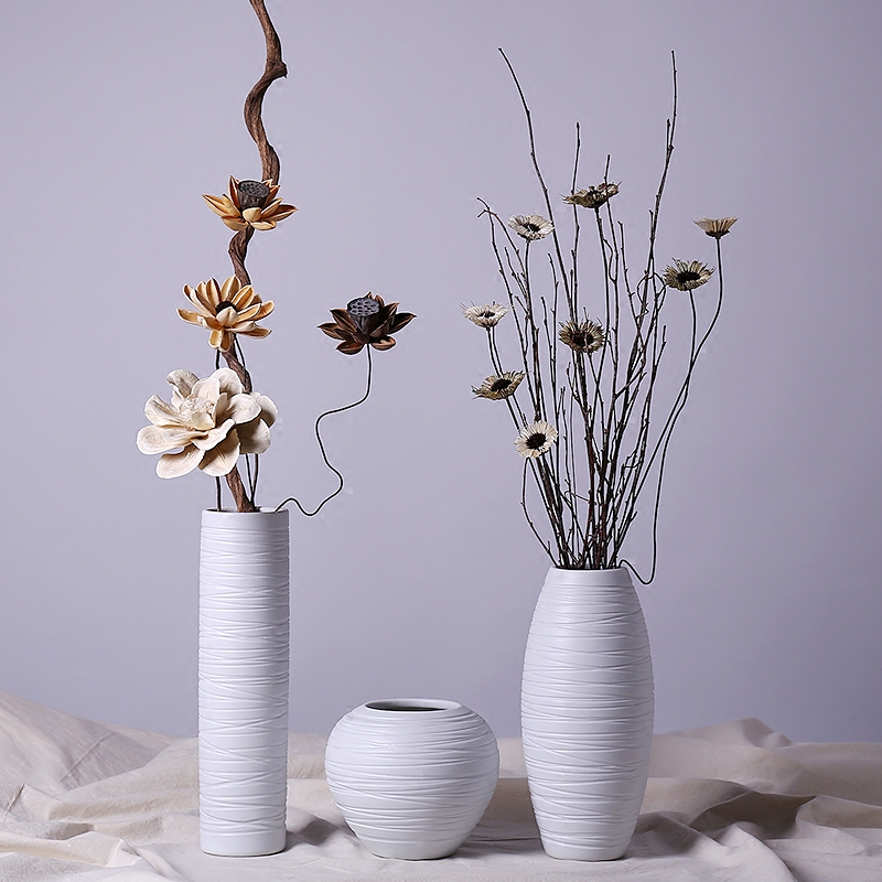 Напольная ваза с сухоцветами в интерьере фото