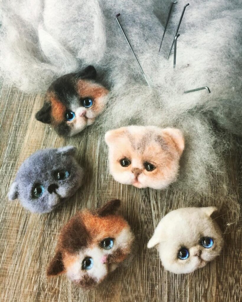 Сухое валяние кошки из шерсти, создание игрушки для начинающих
