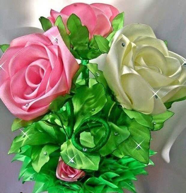 Розы из атласных лент своими руками 5 разных мастер классов. как сделать розы из атласных лент пошаговая инструкция с фото и видео.