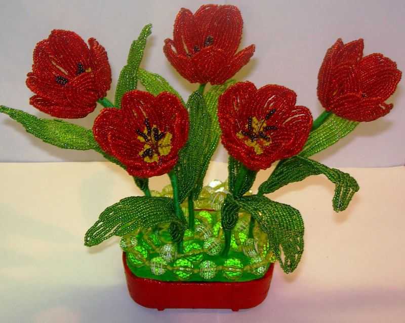 Тюльпаны из бисера — мастер класс по изготовлению и советы как проще и быстрее сделать цветы своими руками (110 фото)