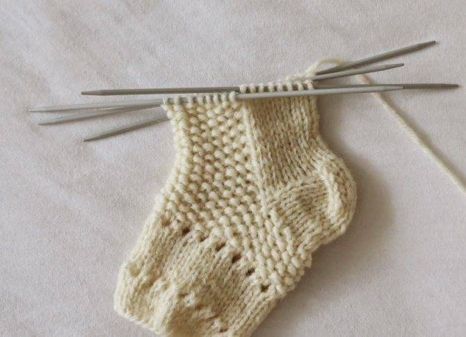 Вязаные носочки для девочки 5 лет.   как связать детские носки? необходимые материалы и инструменты