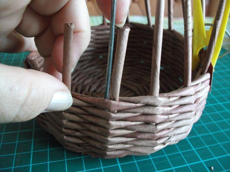 Корзинка из трубочек: мастер-класс и пошаговая инструкция по плетению (100 фото)
