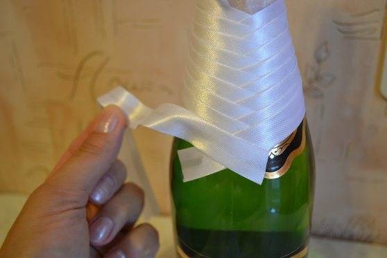 Украсить шампанское своими руками: варианты оформления подарочных бутылок (105 фото)