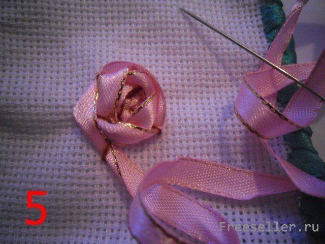 Вышивка лентами розы