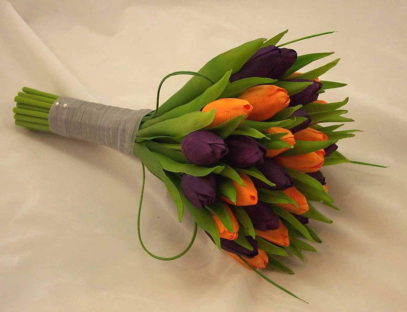 Тюльпаны из гофрированной бумаги своими руками, 3 мастер-класса