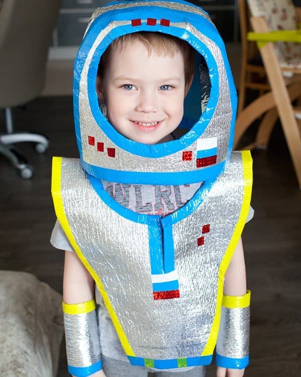 Как сделать детский костюм космонавта своими руками