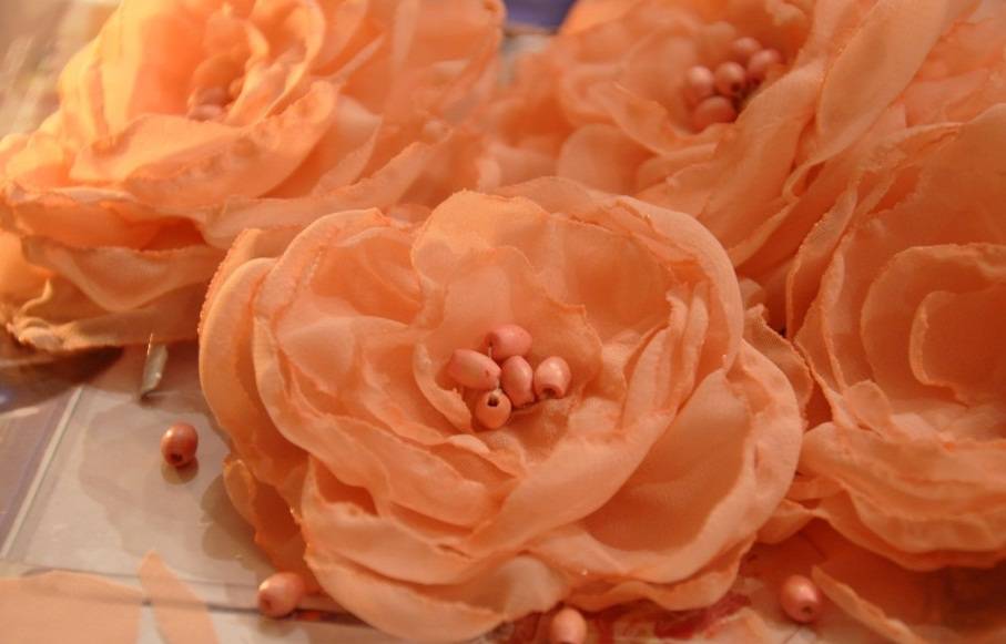 Как сделать цветы из ткани: подробная инструкция как изготовить красивые цветы. 110 фото потрясающих идей