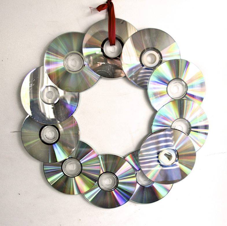 Поделки из дисков – оригинальные идеи и секреты изготовления интересных украшений (95 фото)