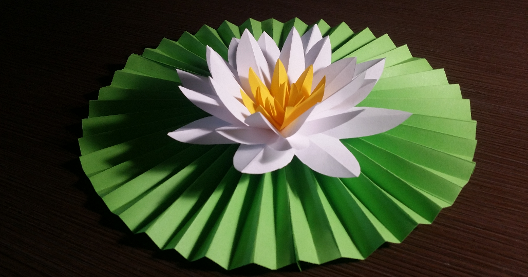 Как сделать цветок в форме кувшинки из бумаги своими руками?