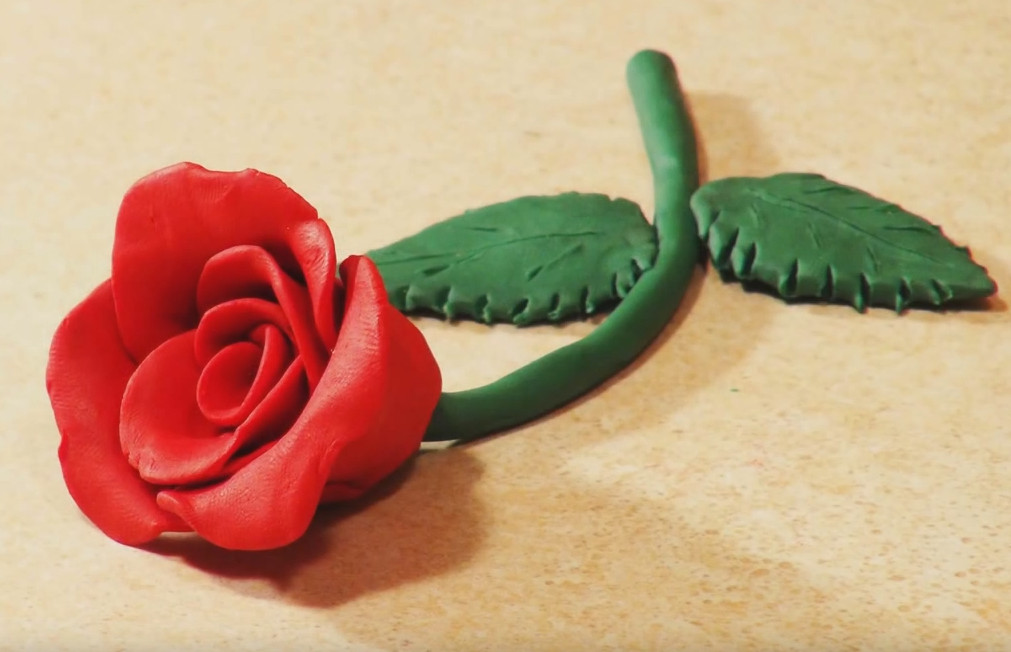 Как сделать розу из пластилина своими руками: изучаем новое хобби