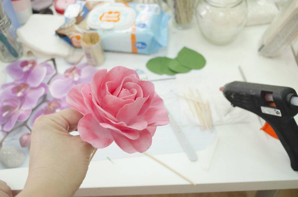 Цветы из фоамирана своими руками: мастер-класс изготовления красивых цветов