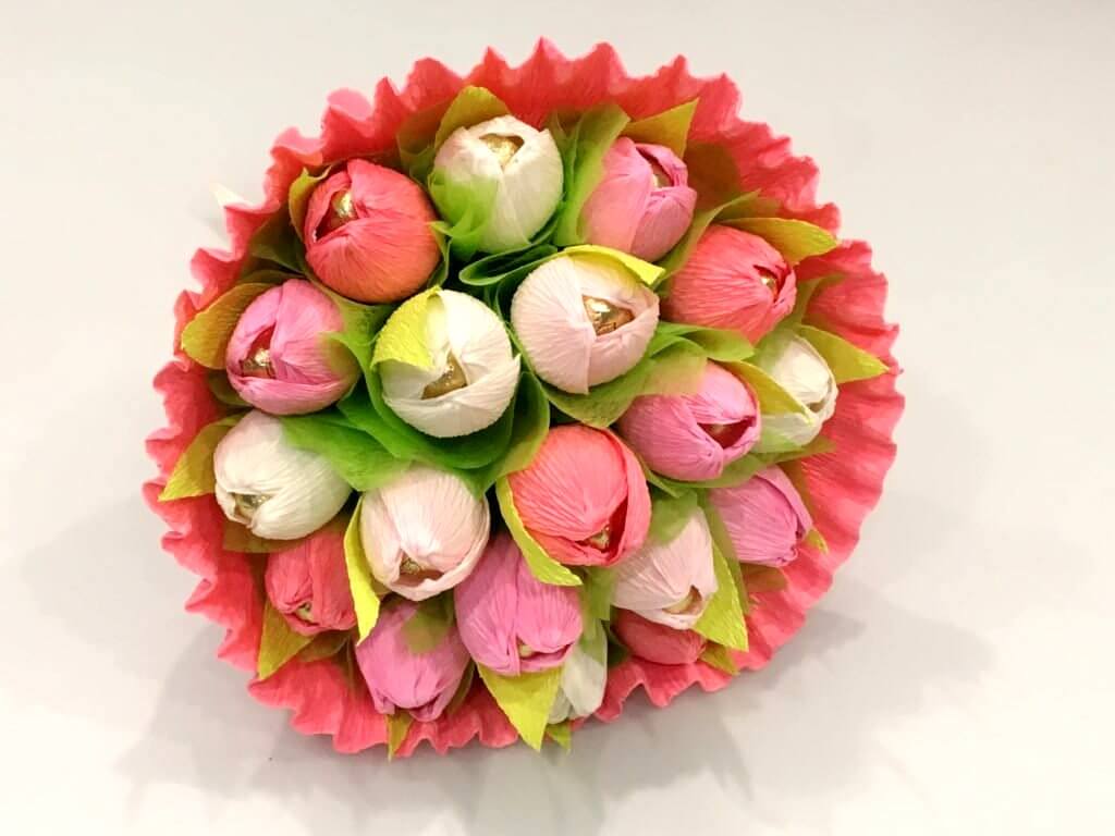 Букет тюльпанов из конфет – весенняя сладость в подарок дорогому человеку
