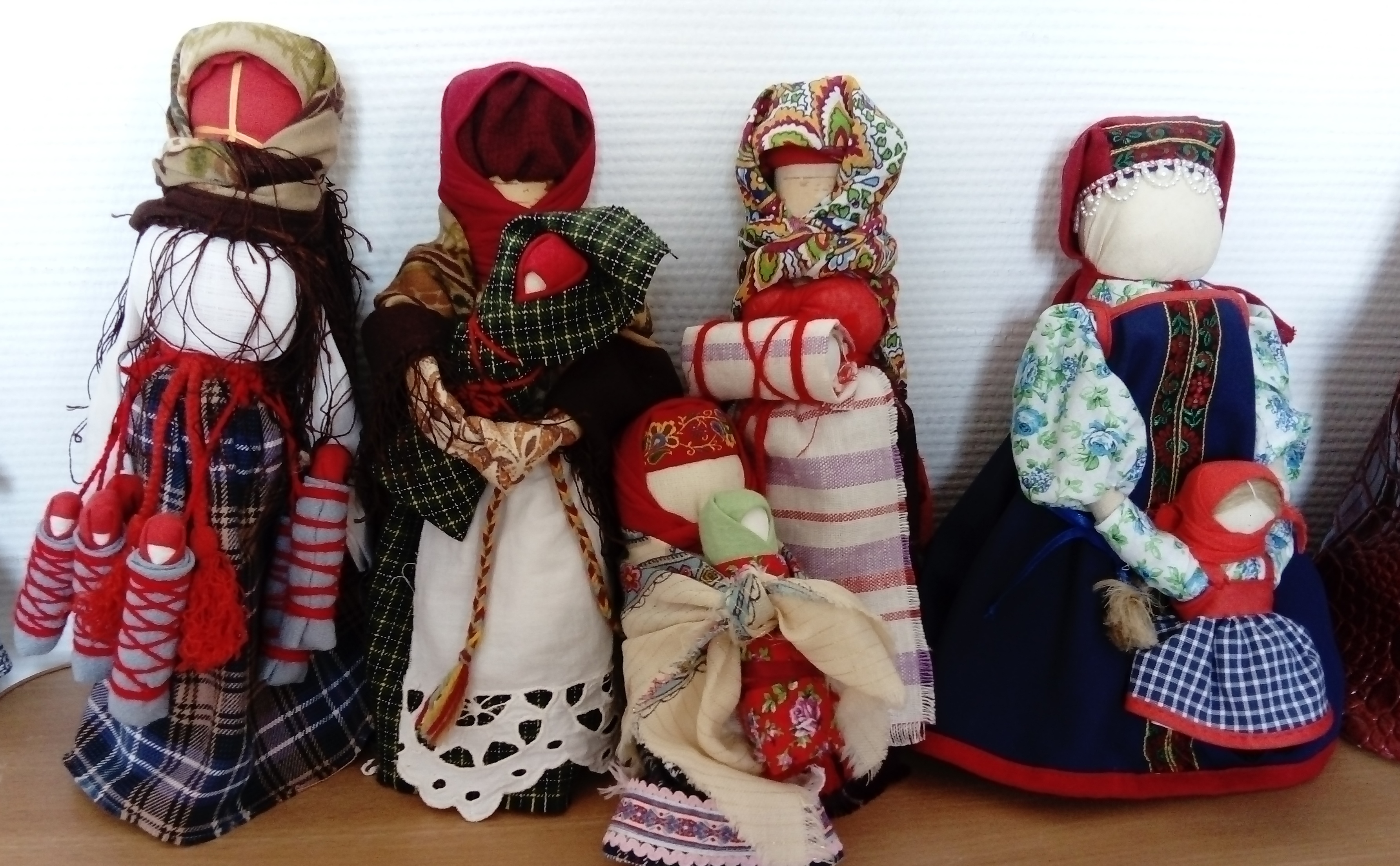 Куклы из тряпок своими руками: пошаговая инструкция для начинающих, выкройки и мастер-классы - handskill.ru