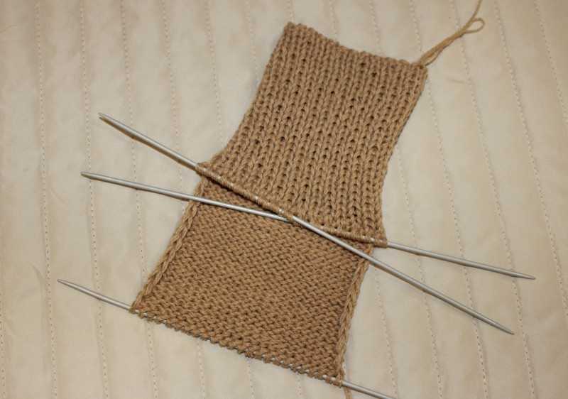 Простые варианты вязания носочков на двух спицах