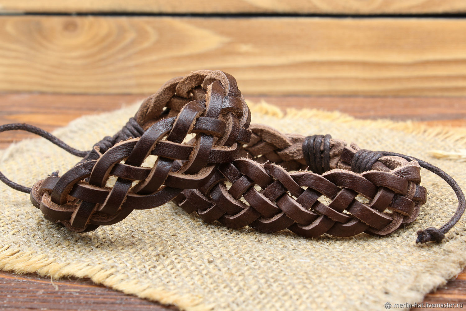 Плетение из кожи: как изготовить кожаные браслеты, плетёный ремень и кнут из кожаных полосок