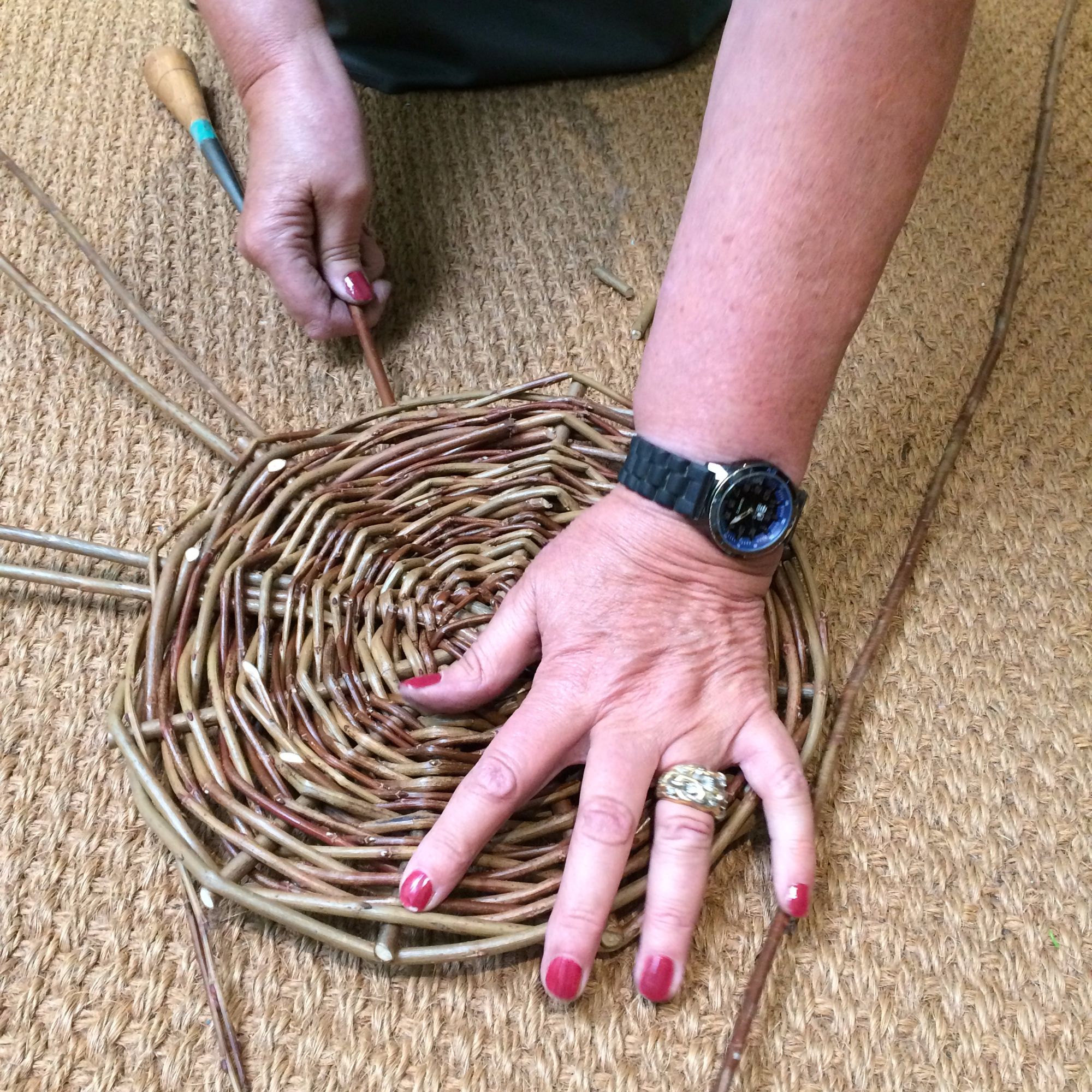 Плетение корзин из ивы: технология, материалы, советы для начинающих