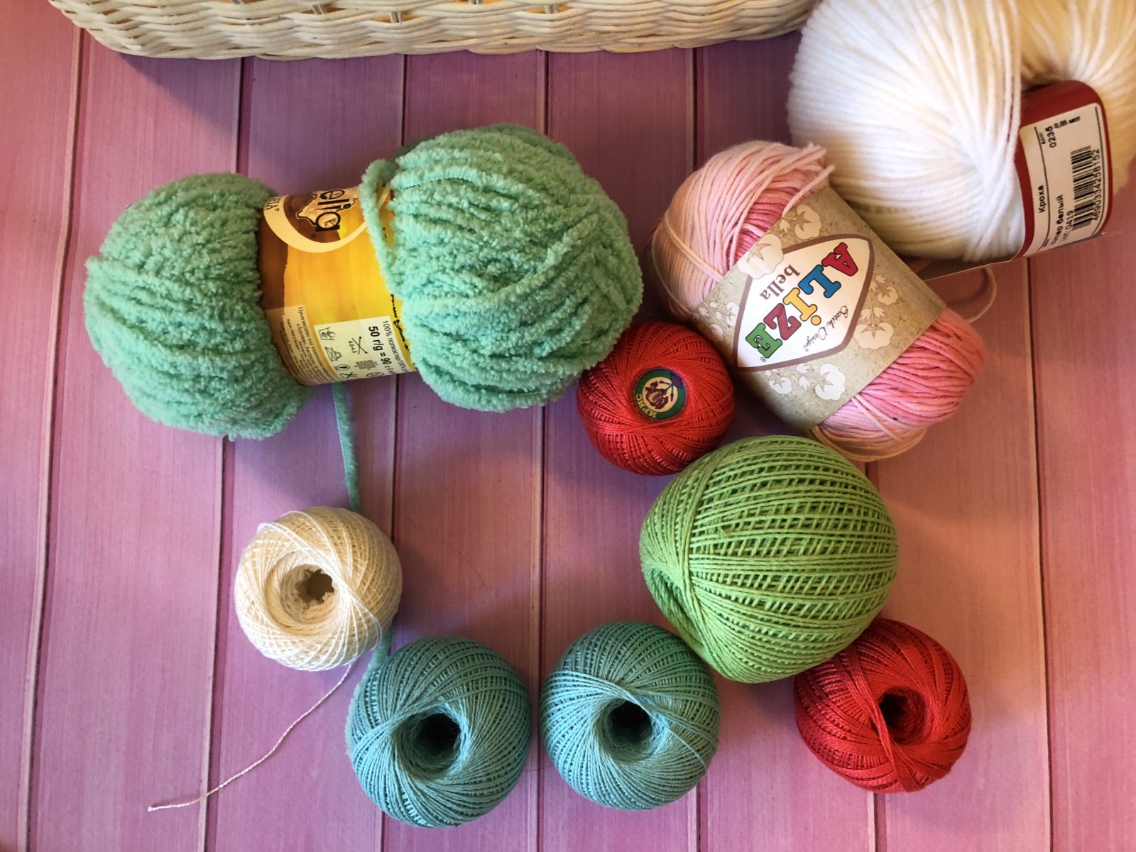 Вязаные вещи для малыша — выбираем нитки и пряжу