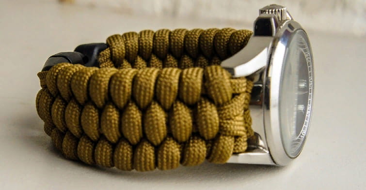 Схемы плетения браслета из паракорда своими руками с застежкой и без нее