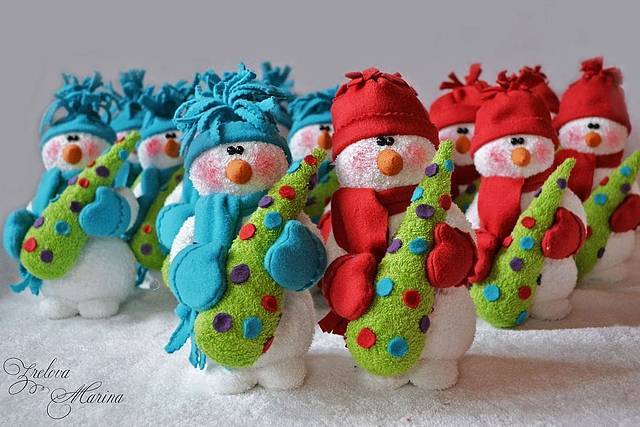 Махровые снеговики своими руками или как сделать новогодние сувениры для друзей
