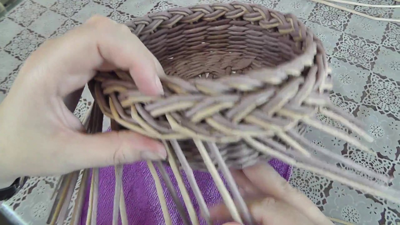 Спиральное плетение из газетных трубочек, плетение веревочкой мастер-класс, веревочка из трех трубочек загибка