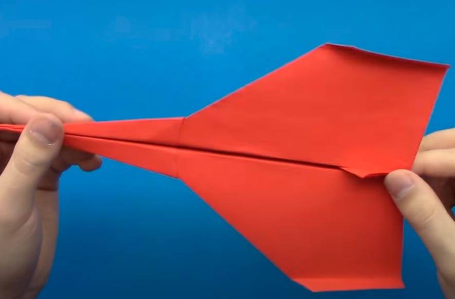 Самолетик из бумаги, который долго летает: как сделать своими руками