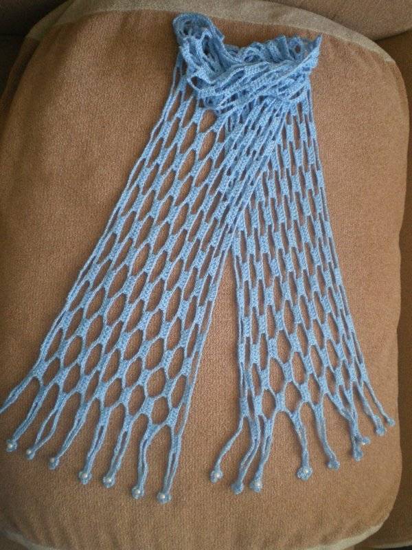 Вязаный шарф с бахромой