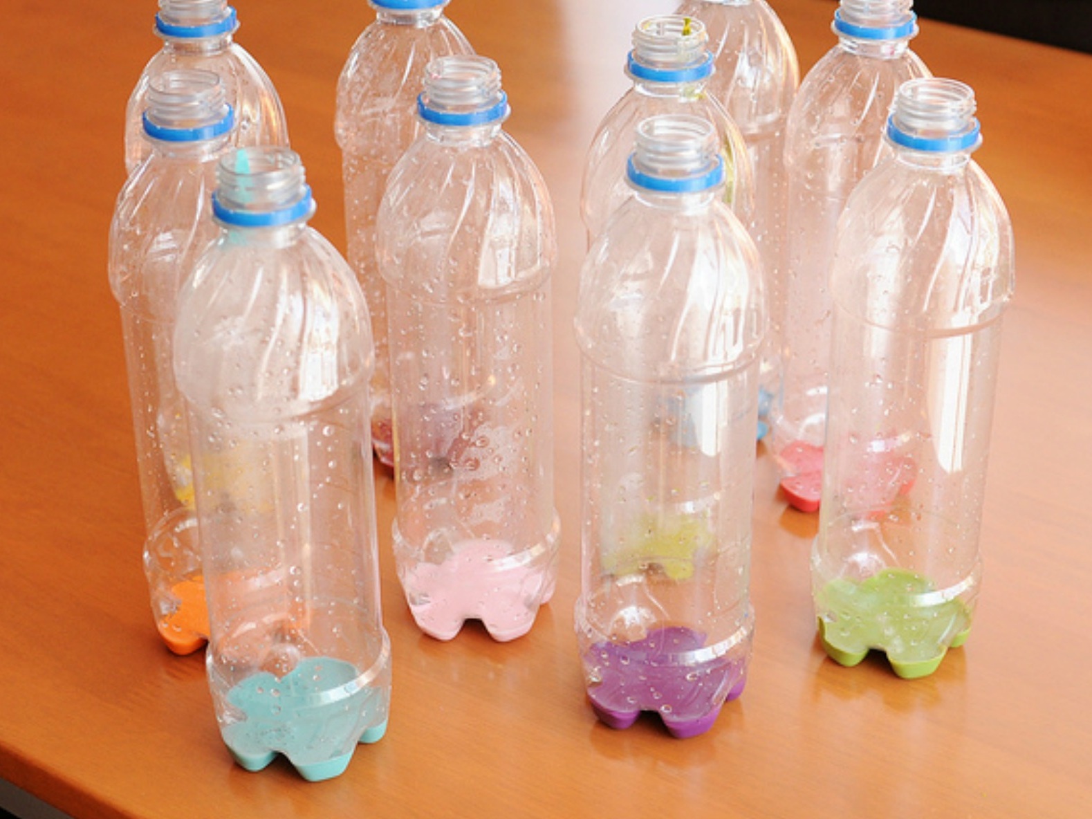 Пластиковые бутылки небольшие