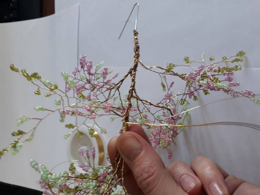 Мастер-класс смотреть онлайн: создаем из бисера весеннее деревце «вишня в цвету»