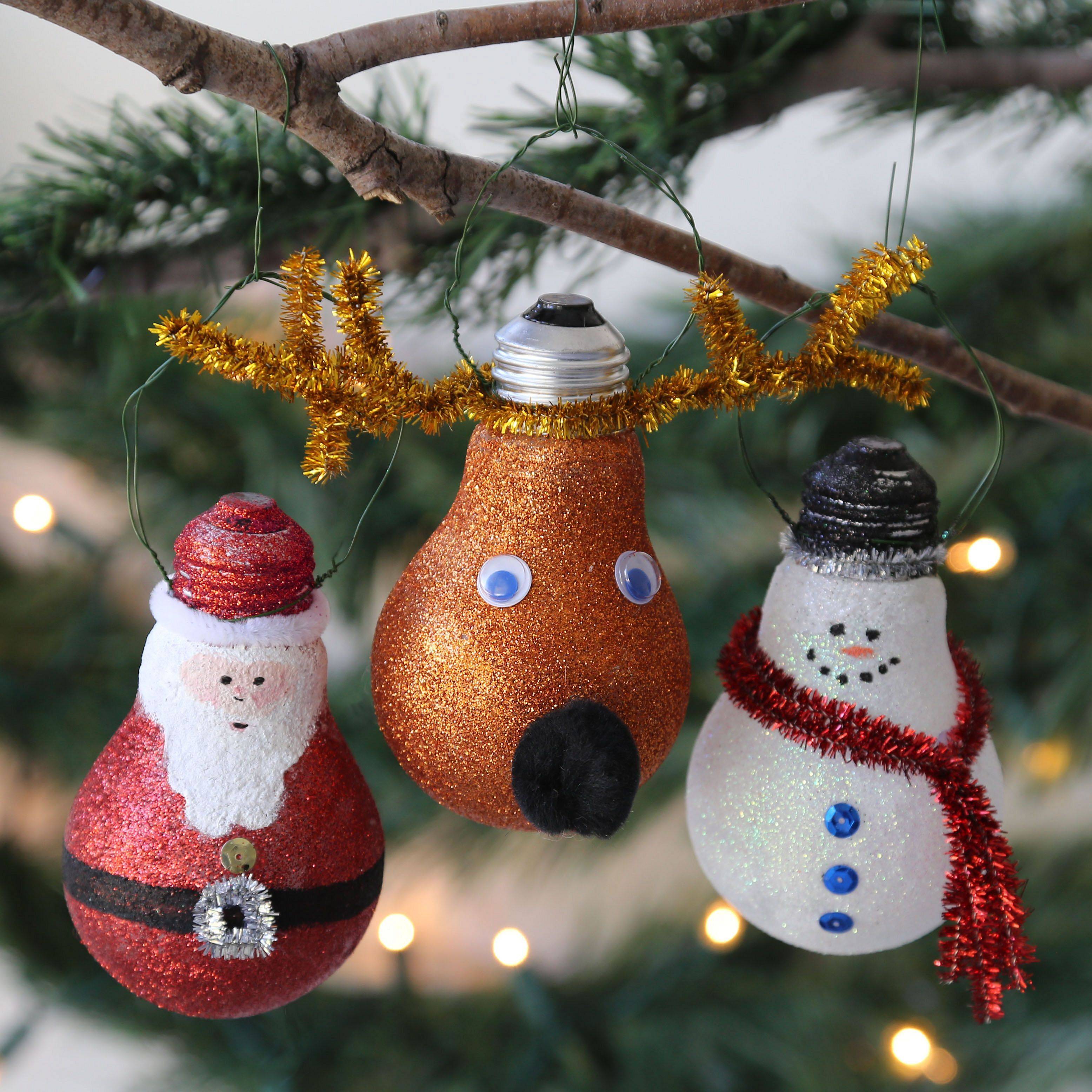 Игрушки из лампочек на Новый год: интересная идея для декора новогодней елки