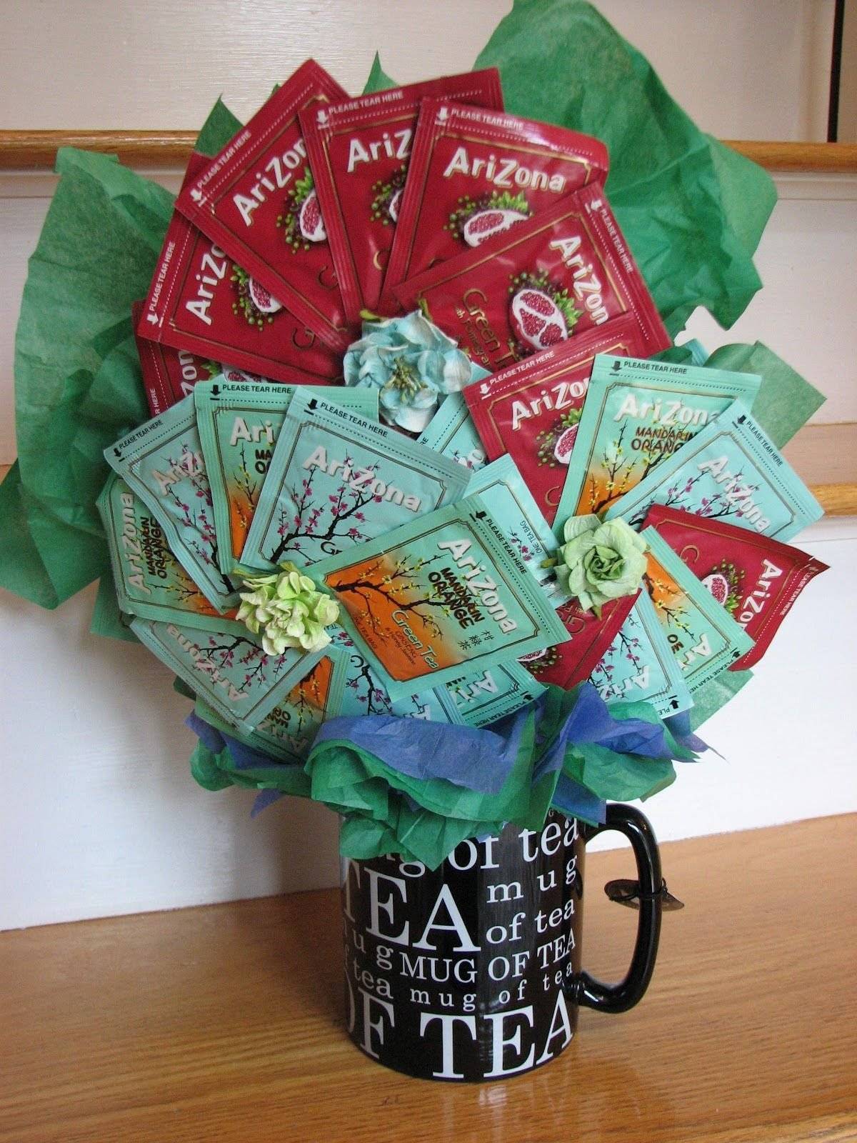 Букеты, подарки и подарочные корзины из чая, кофе, конфет своими руками: идеи, изготовление, фото. красивые букеты с конфетами и чаем, из живых цветов с чаем, из развесного и пакетиков чая: изготовление, фото