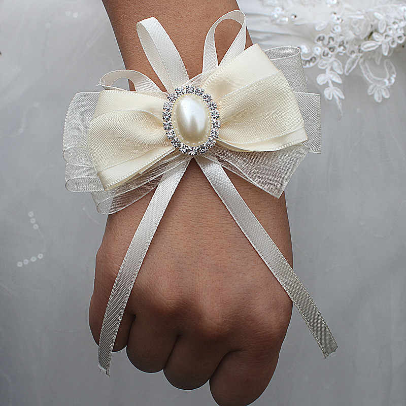 Красивые свадебные аксессуары: шьём повязку на руку подружке невесты